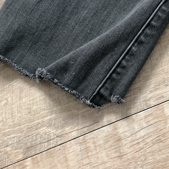 American Eagle Hi-Rise Cropped Flare Button Fly Distressed Hem Size 12 Regular - Picture 9 of 10